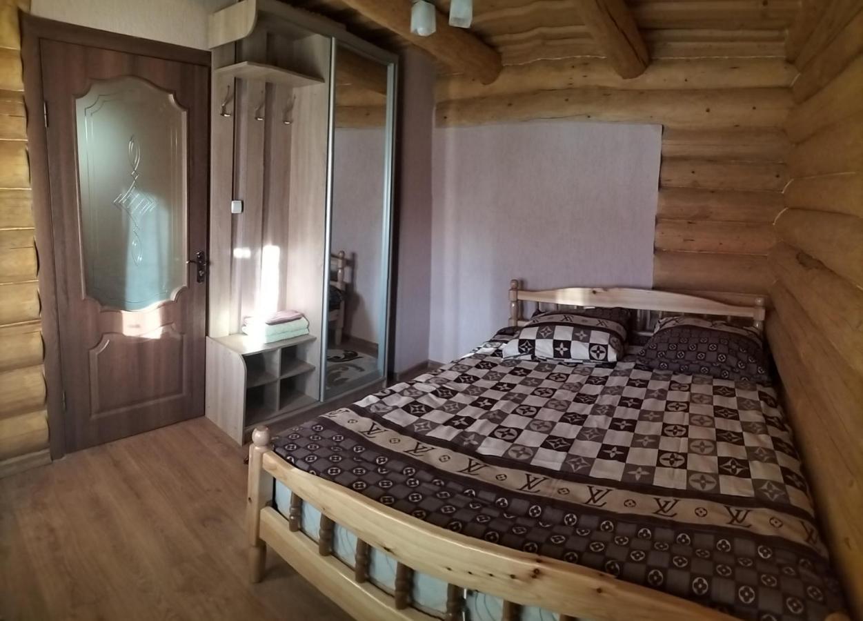 "Бджілка" І " Садиба Для Відпочинку" Lyuta Extérieur photo